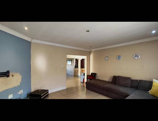 4 BEDROOM HOUSE FOR SALE IN DAWN PARK EXT